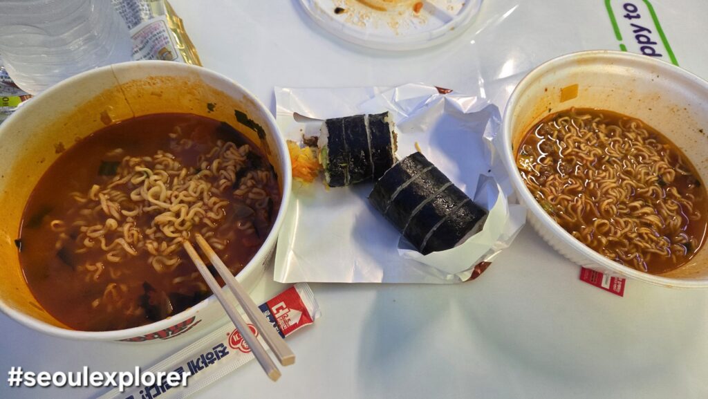 Ramen and kimbap enjoyed with Han River Picnic Delivery