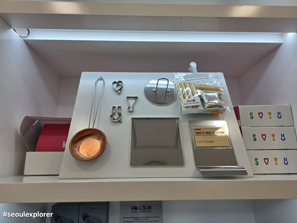 Traditional Dalgona DIY kit, popular among the best Seoul souvenirs 2026