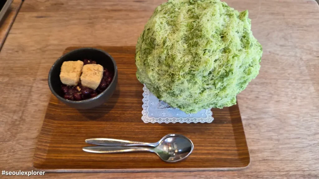 Matcha bingsu served with red bean at Yeonnam Salon