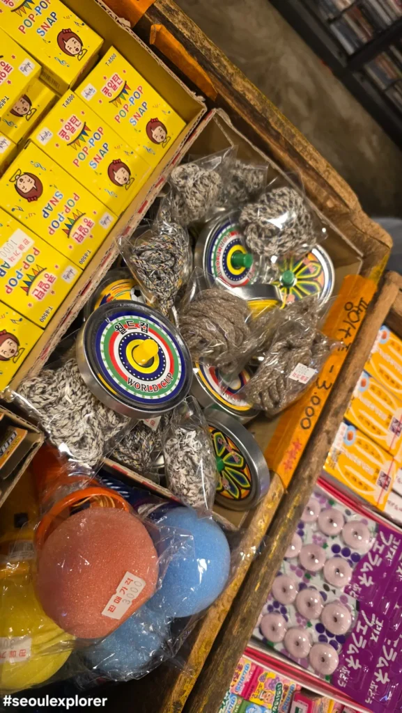 Vintage Korean spinning tops and Ttakji