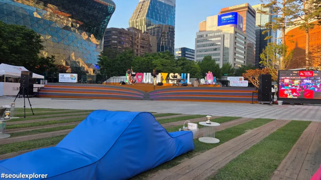 Jazz performance stage and beanbags at Seoul Plaza